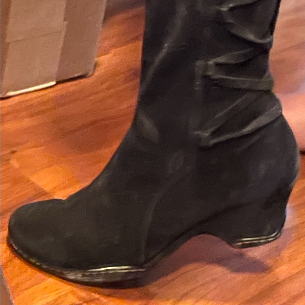 Sofft Black Suede Boots
